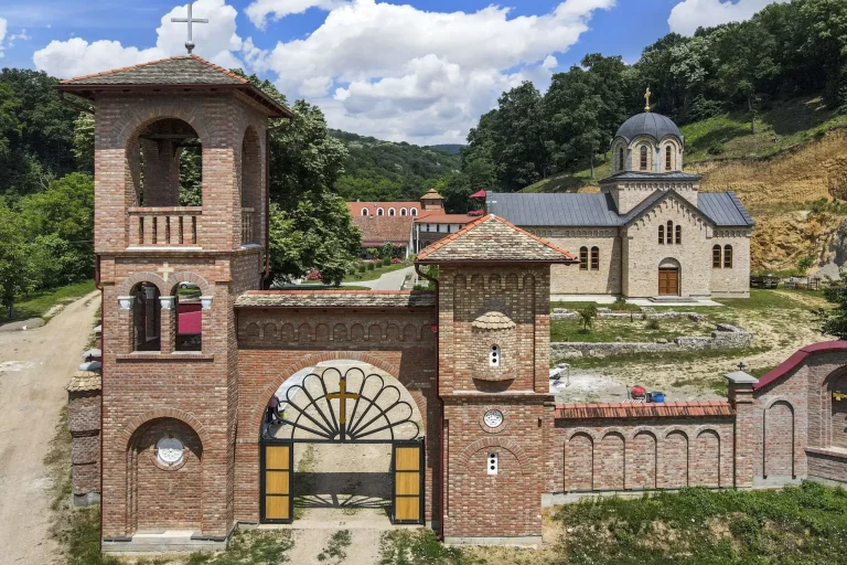 westbalkanguide WBG 84 - West Balkan Guide - WBG